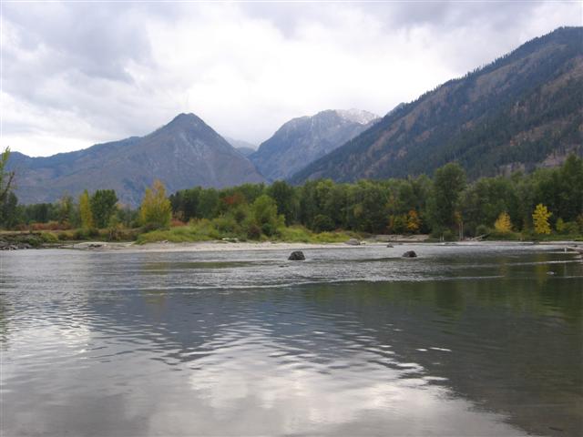 Wenatchee River in Leavenworth in Fall